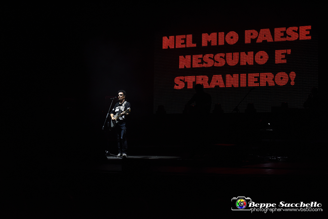VBS_4209 - Concerto Edoardo Bennato - Peter Pan Rock 'n' Roll Tour.jpg
